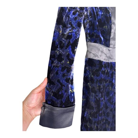 Diane von Furstenberg Vegas Jumpsuit Long Sleeve Velvet Leopard Sapp Blue Sz 00 - Picture 15 of 16